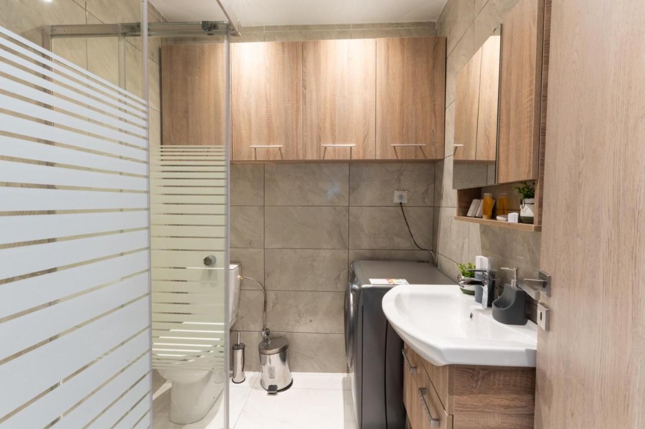 Aiolos Luxury Suite 3 Agios Dimitrios Near Metro Athen Eksteriør bilde